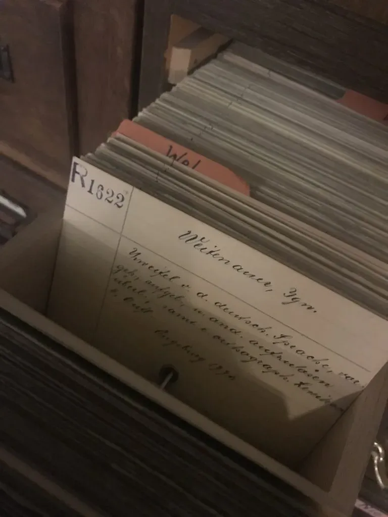 Paper file card